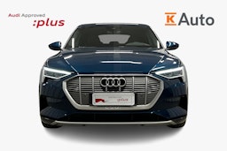 sininen Audi e-tron 2022 kuva 4.