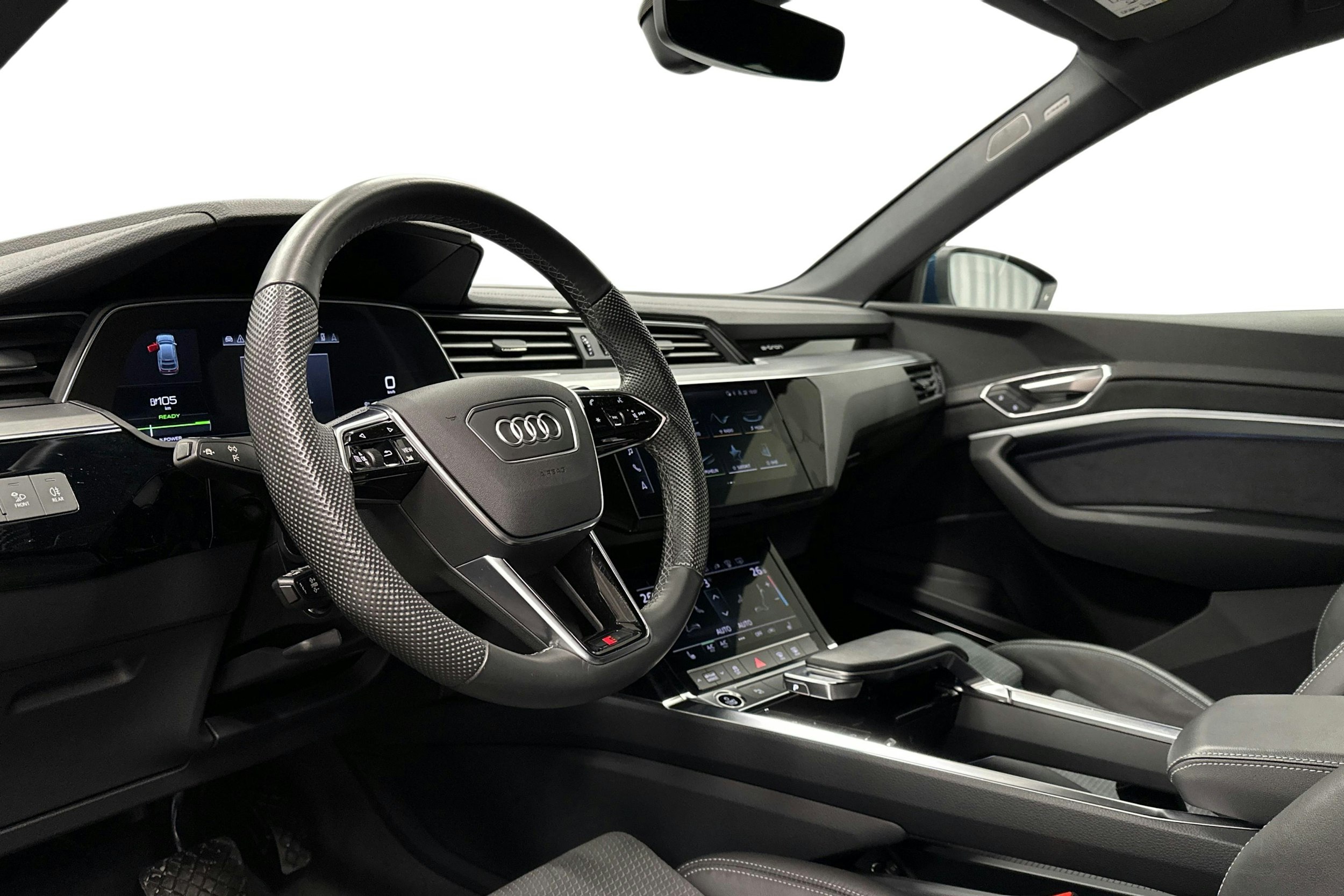 sininen Audi e-tron 2022 kuva 6.