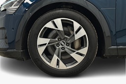 sininen Audi e-tron 2022 kuva 9.