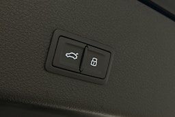 sininen Audi e-tron 2022 kuva 12.