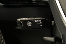 sininen Audi e-tron 2022 kuva 17.