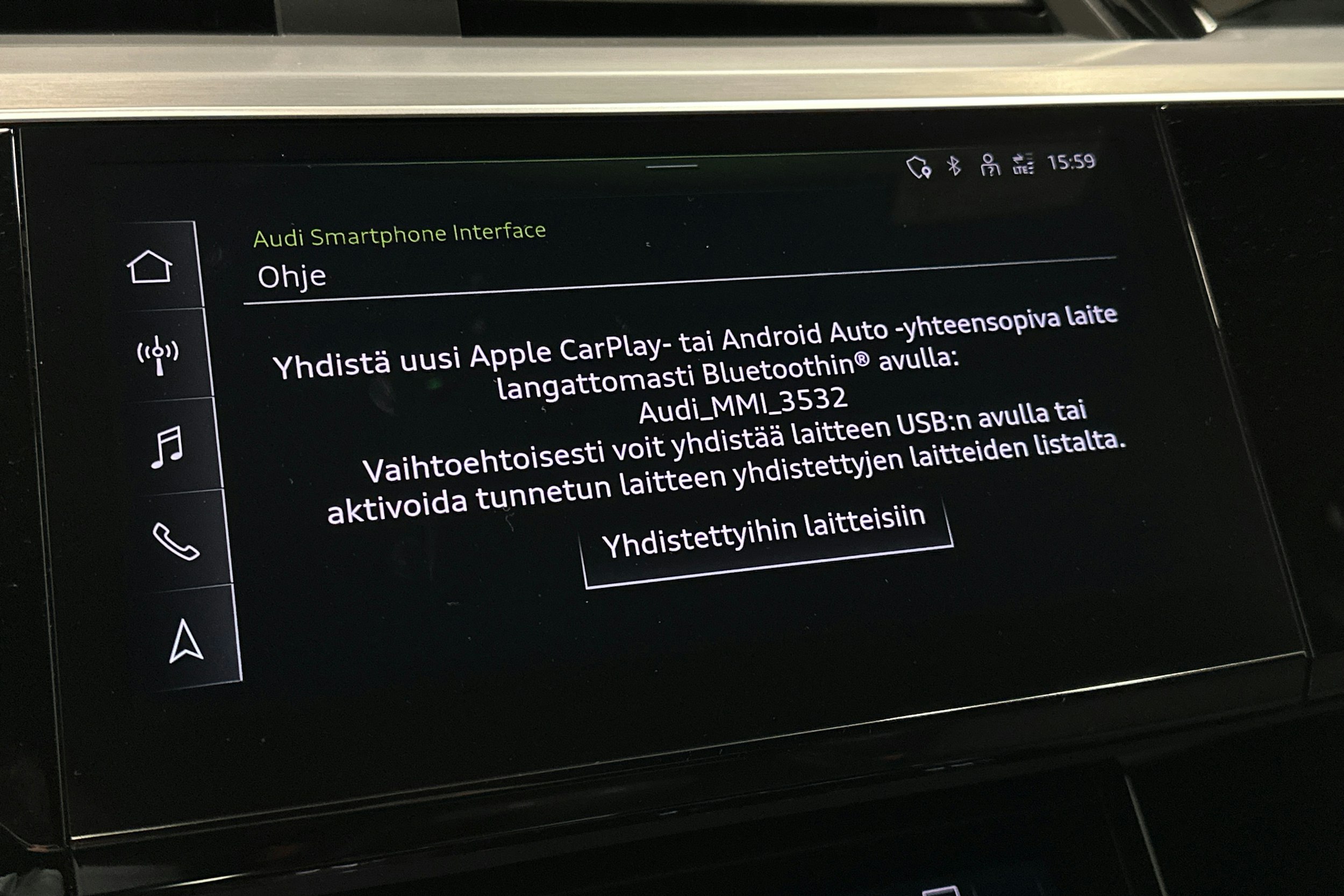 sininen Audi e-tron 2022 kuva 20.