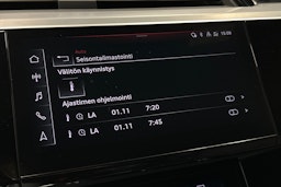 sininen Audi e-tron 2022 kuva 22.