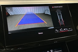 sininen Audi e-tron 2022 kuva 25.