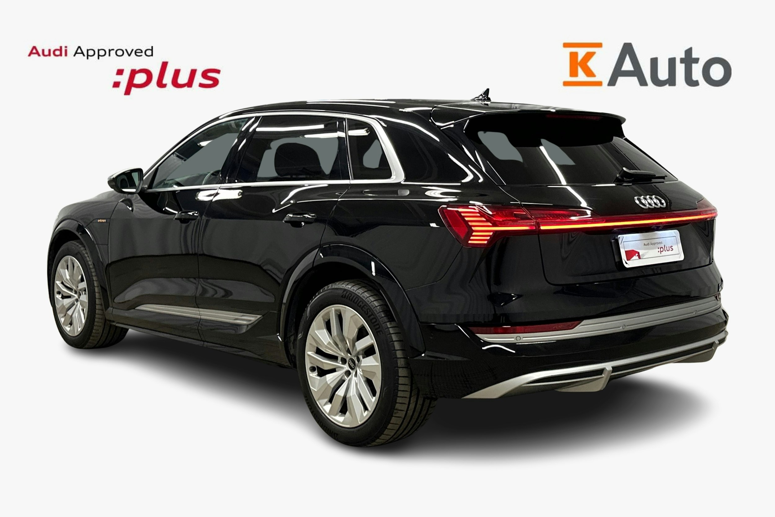 musta Audi e-tron 2022 kuva 2.