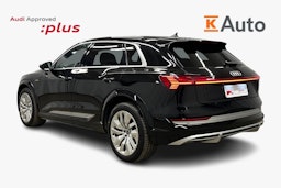 musta Audi e-tron 2022 kuva 2.