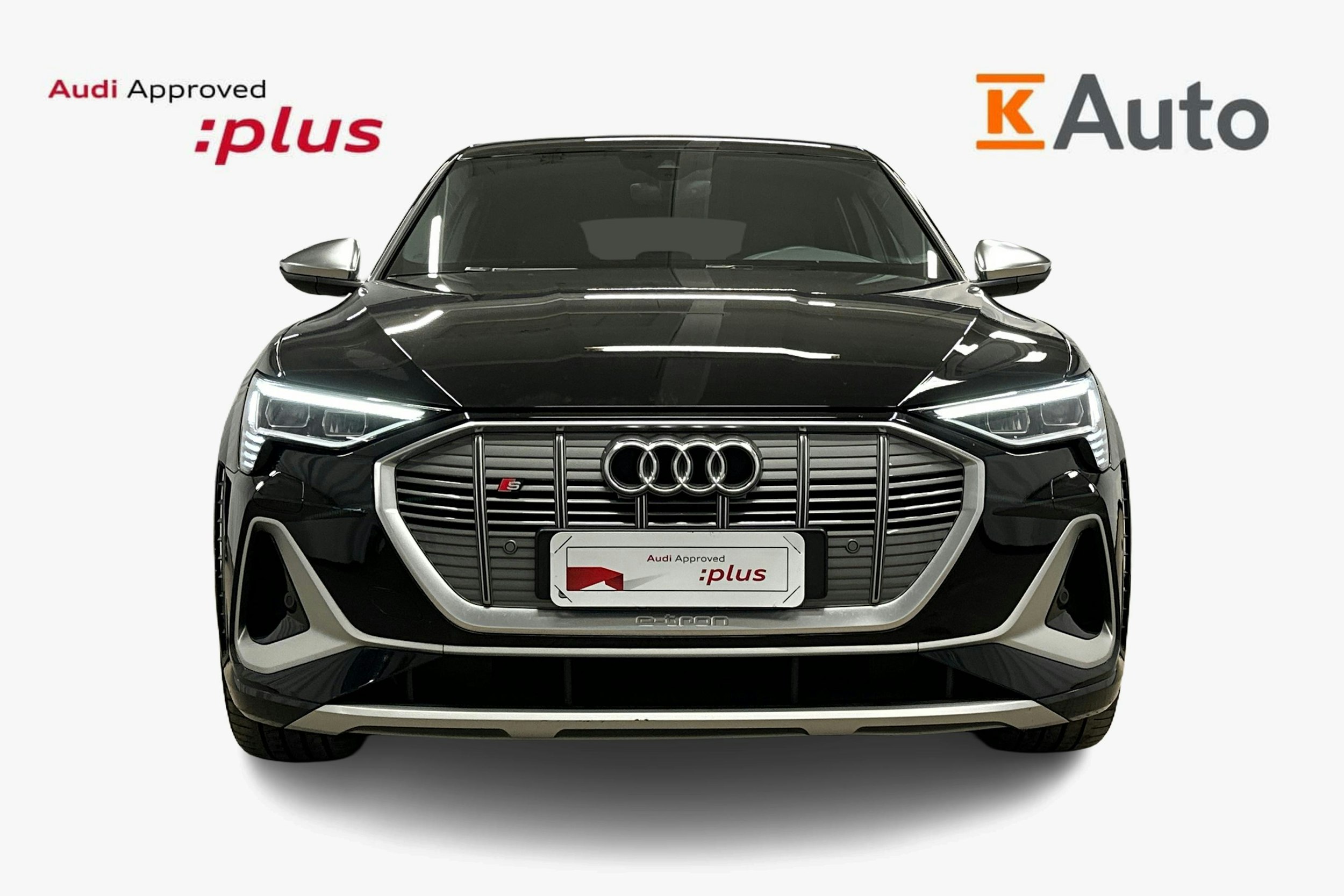 musta Audi e-tron 2022 kuva 5.