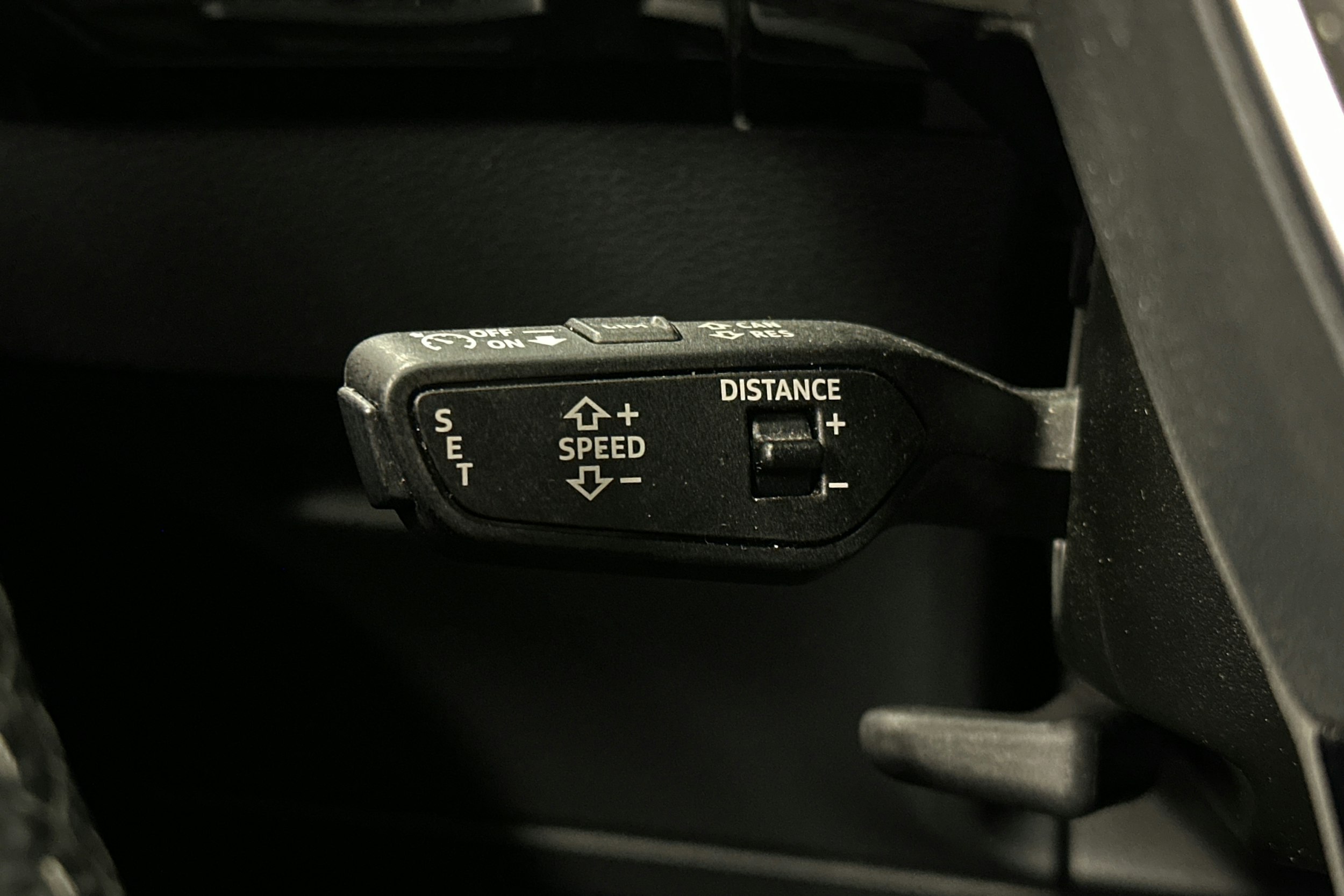 musta Audi e-tron 2022 kuva 21.