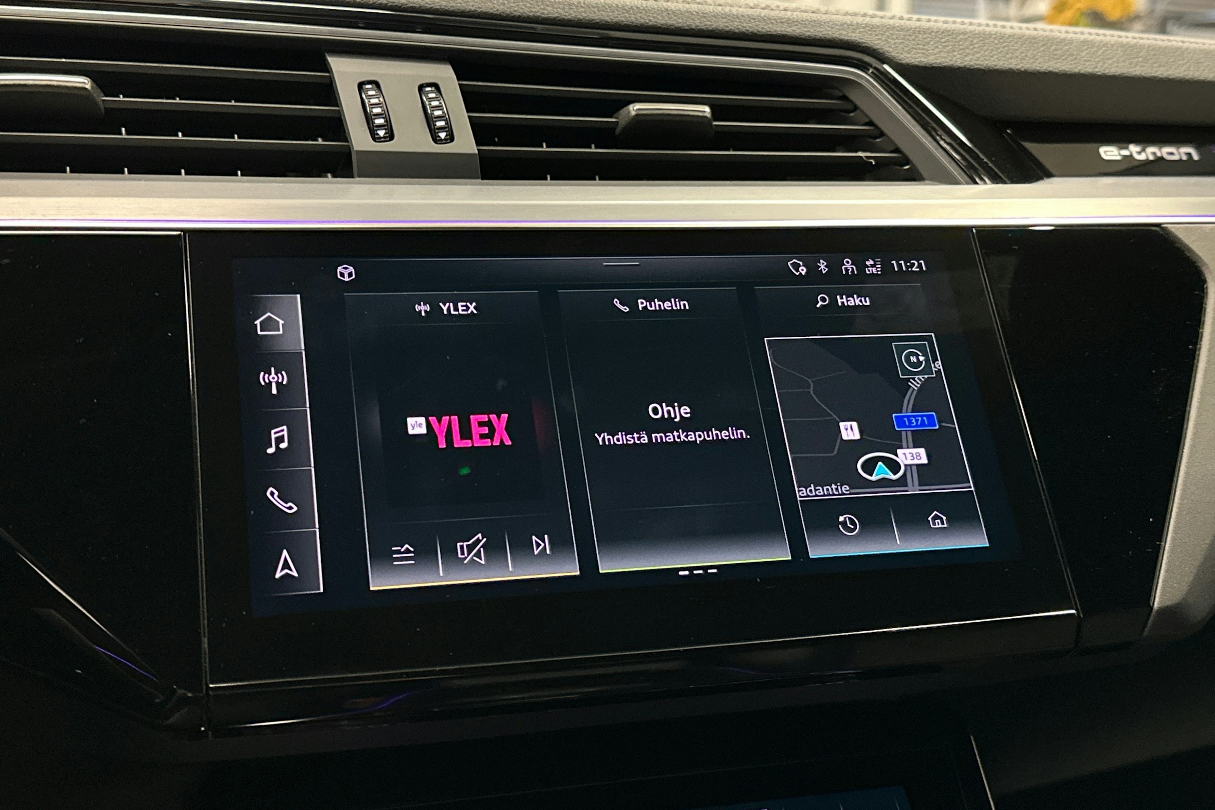 musta Audi e-tron 2022 kuva 25.