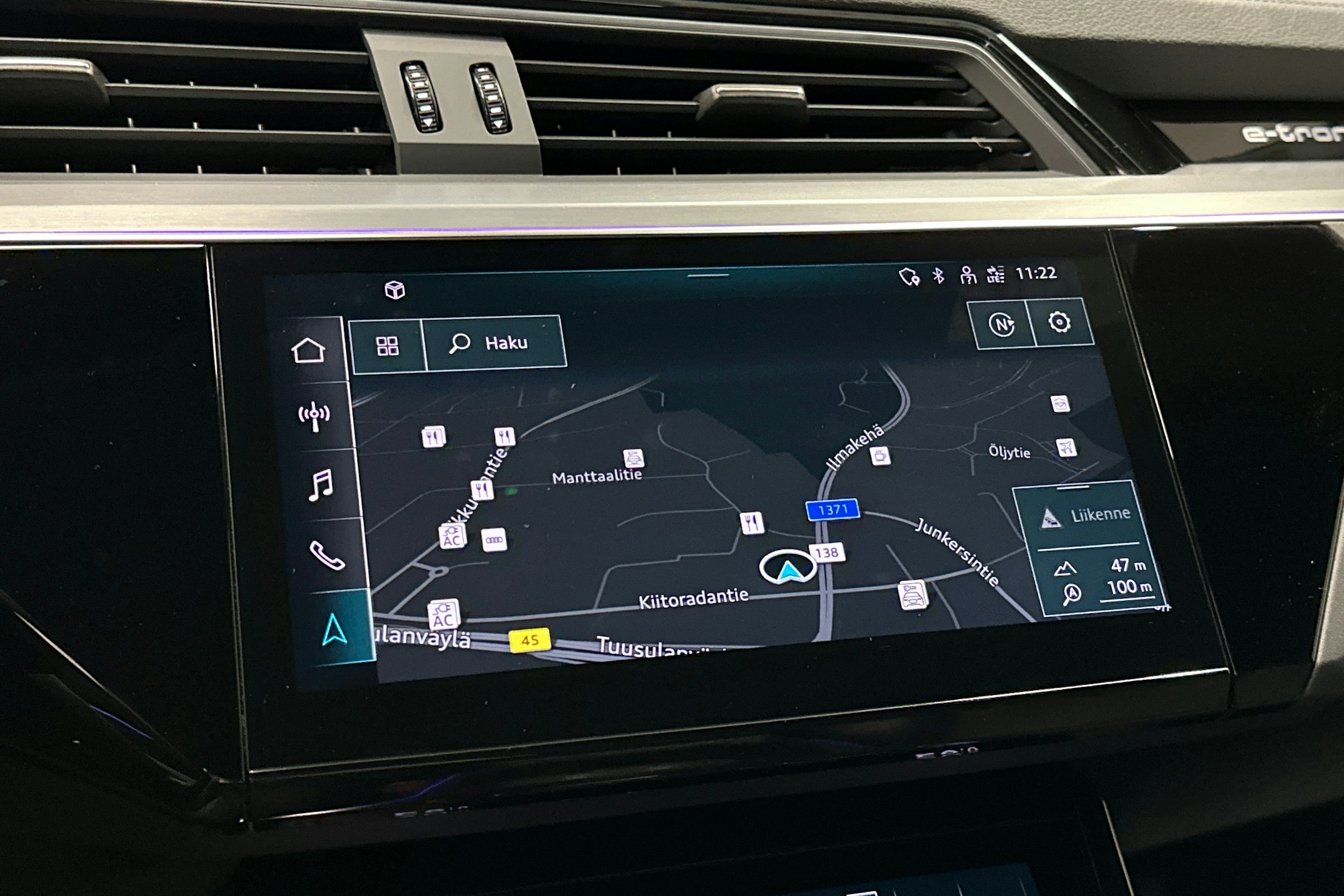 musta Audi e-tron 2022 kuva 27.