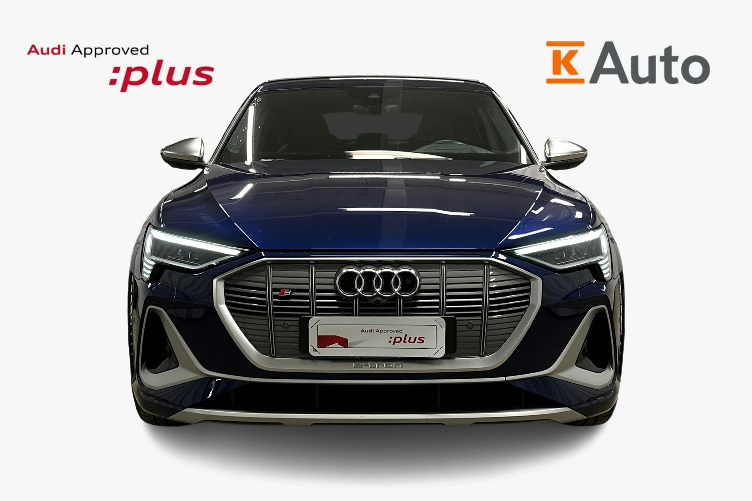 sininen Audi e-tron 2022 kuva 5.