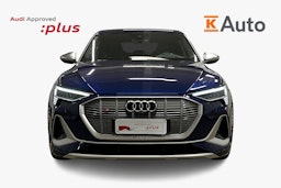 sininen Audi e-tron 2022 kuva 5.