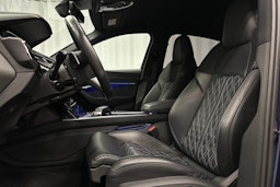 sininen Audi e-tron 2022 kuva 27.