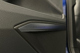 sininen Audi e-tron 2022 kuva 29.