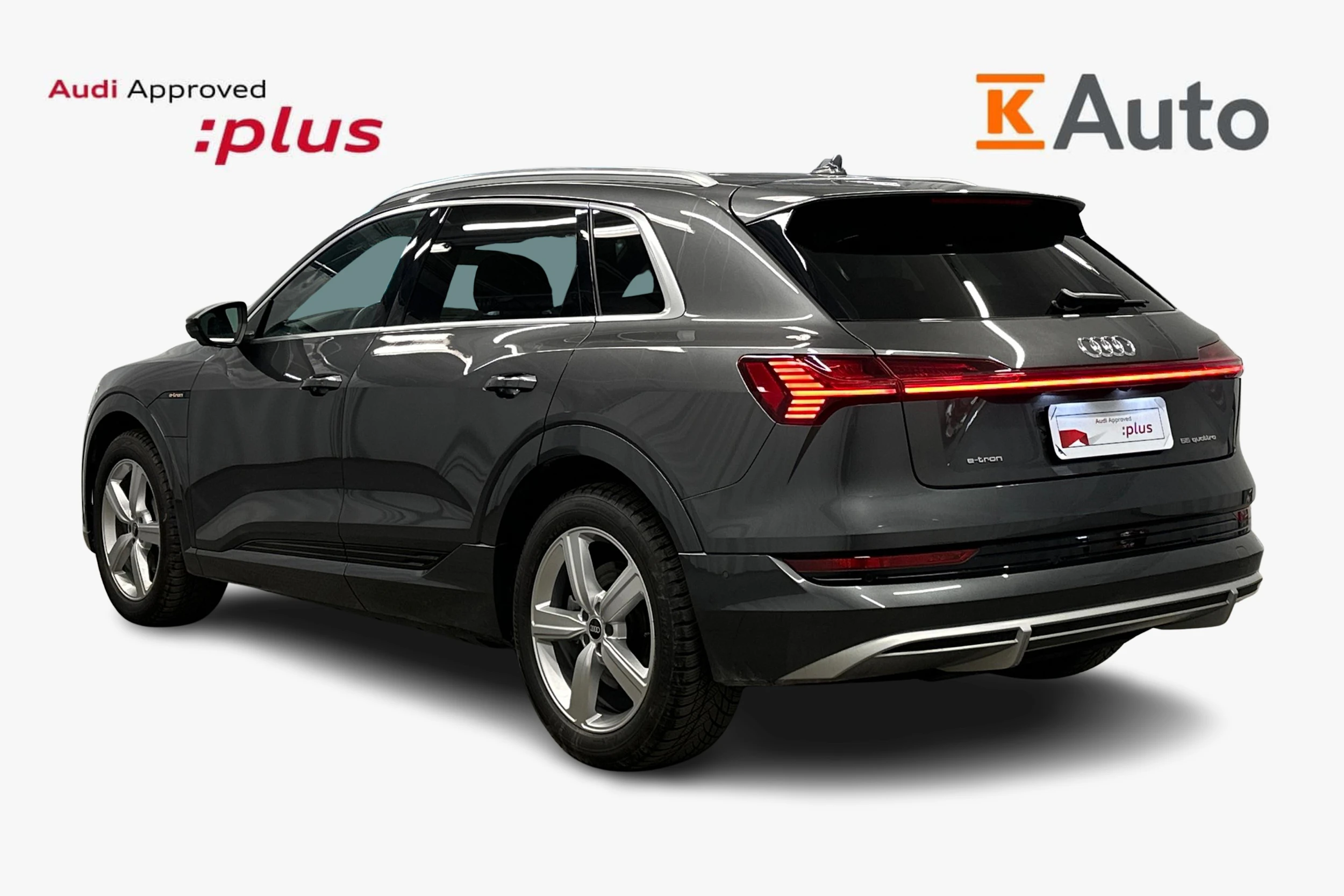 harmaa Audi e-tron 2022 kuva 2.