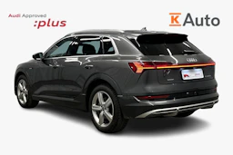 harmaa Audi e-tron 2022 kuva 2.