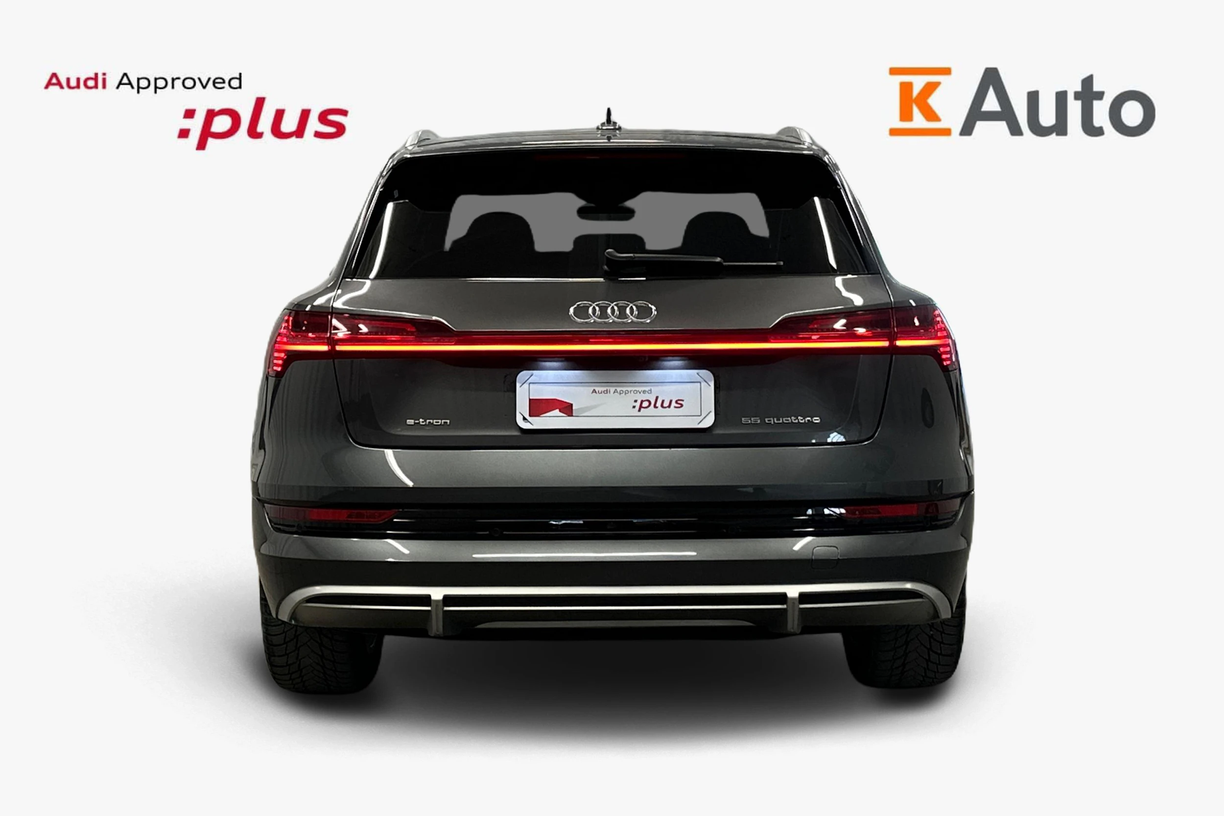 harmaa Audi e-tron 2022 kuva 3.