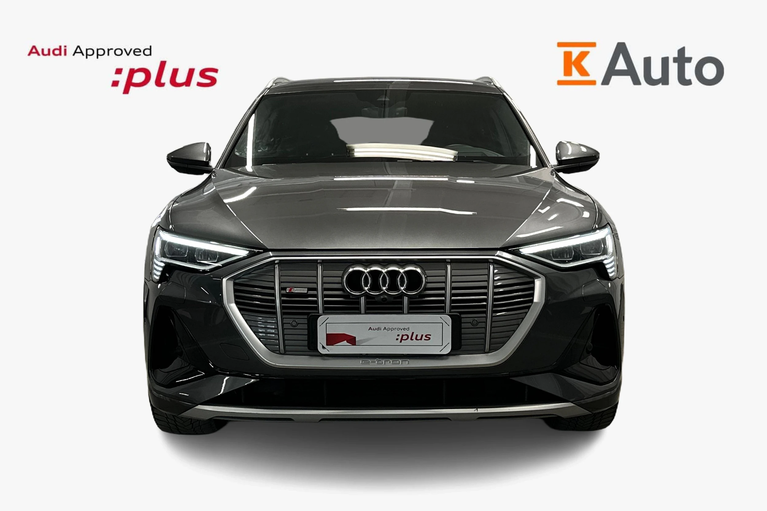 harmaa Audi e-tron 2022 kuva 4.