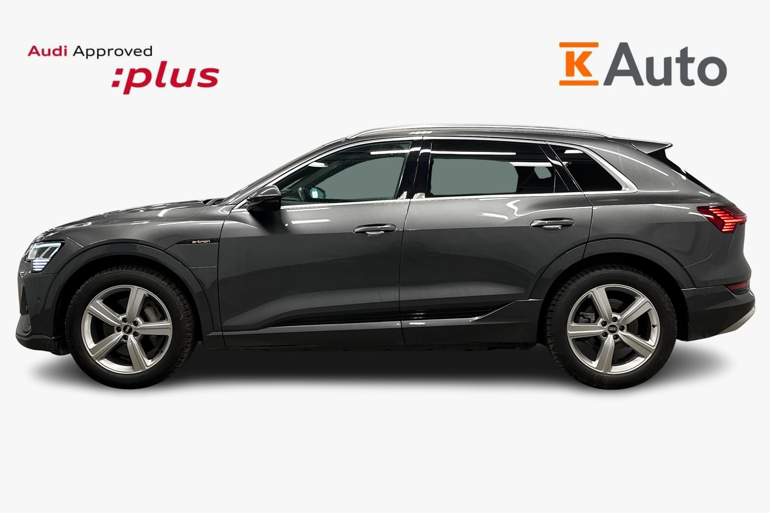harmaa Audi e-tron 2022 kuva 5.