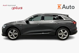 harmaa Audi e-tron 2022 kuva 5.