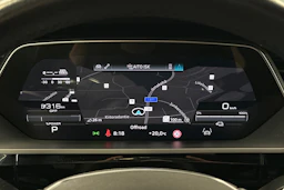 harmaa Audi e-tron 2022 kuva 21.