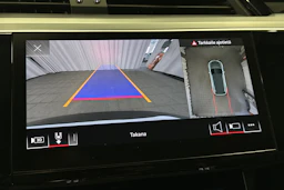 harmaa Audi e-tron 2022 kuva 29.