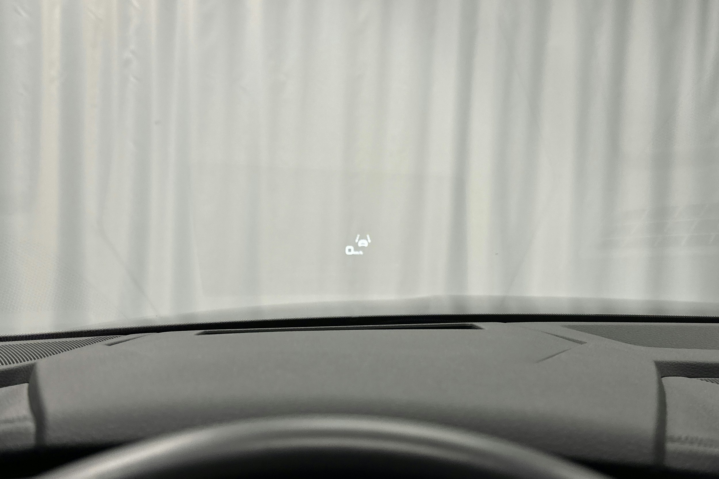 harmaa Audi e-tron 2022 kuva 18.