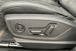 harmaa Audi e-tron 2022 kuva 29.