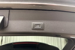 harmaa Audi e-tron 2022 kuva 33.