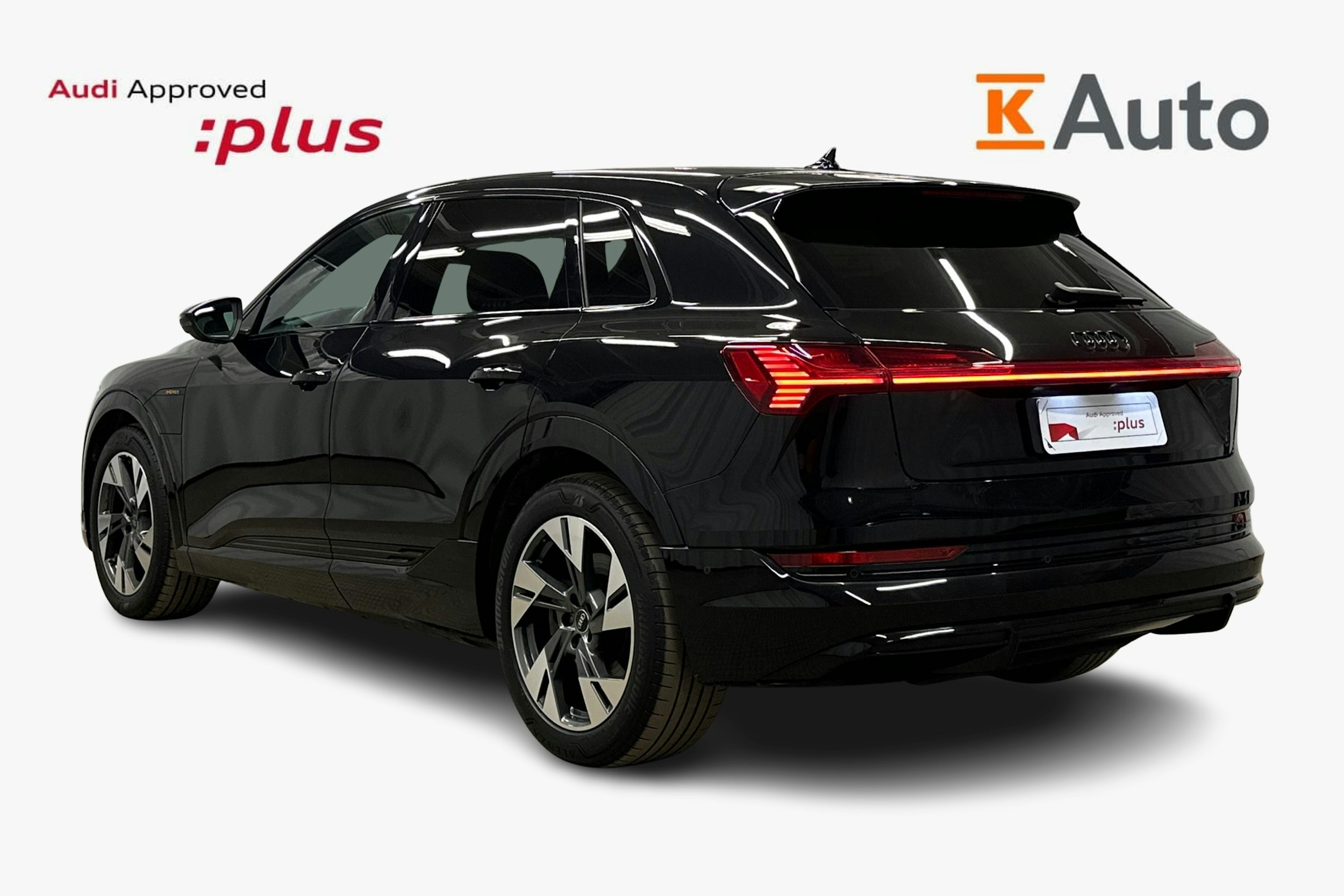 musta Audi e-tron 2022 kuva 2.
