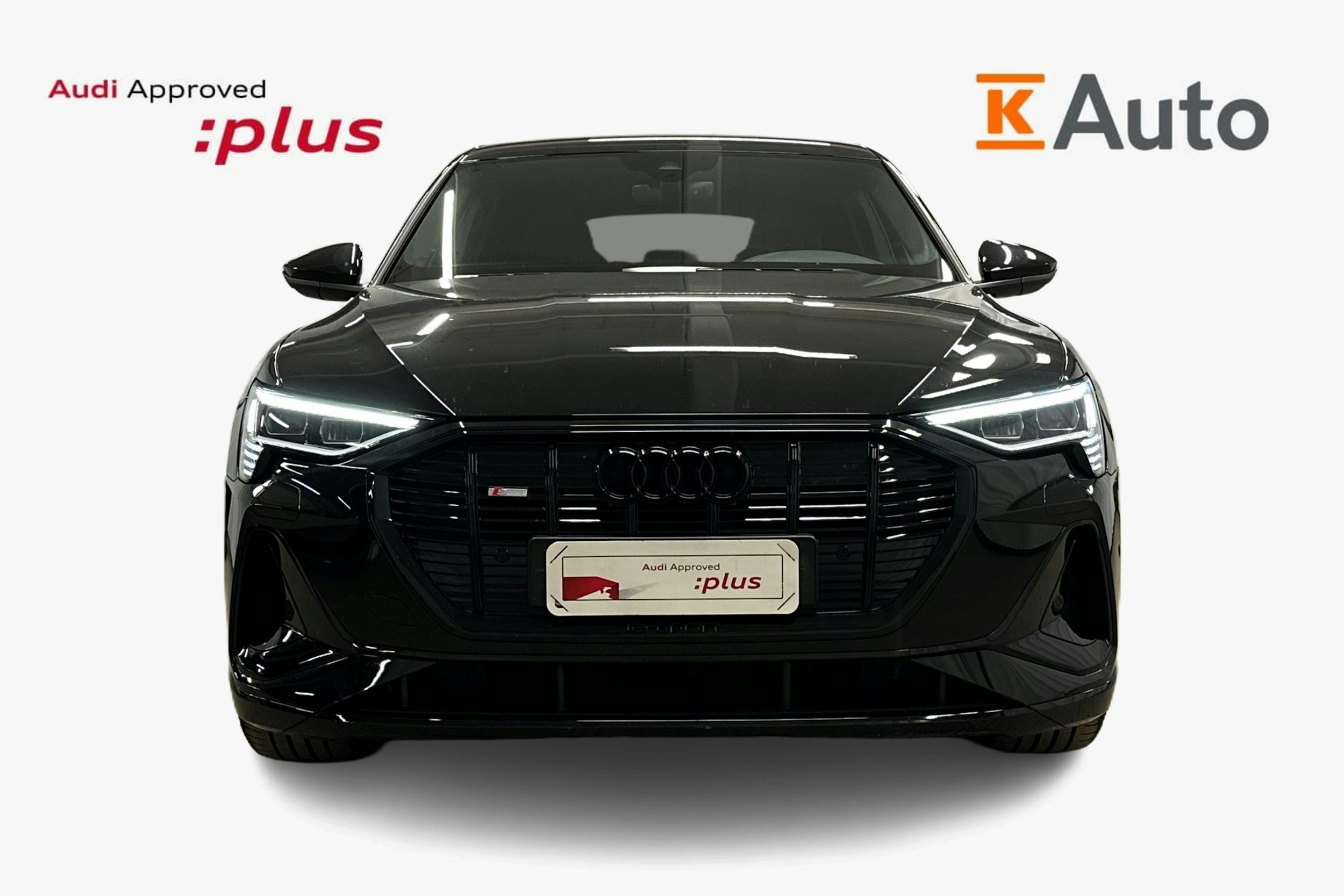 musta Audi e-tron 2022 kuva 5.