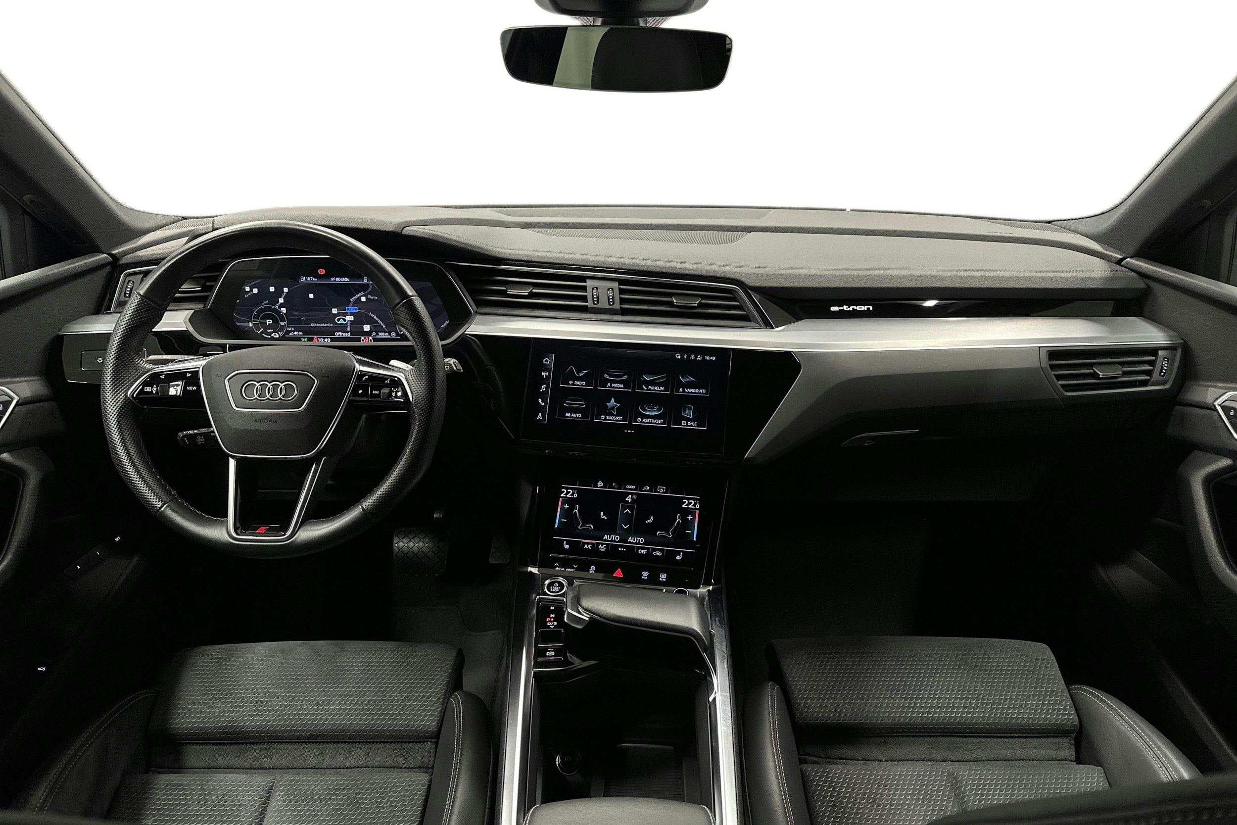 musta Audi e-tron 2022 kuva 9.