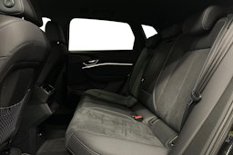 musta Audi e-tron 2022 kuva 10.