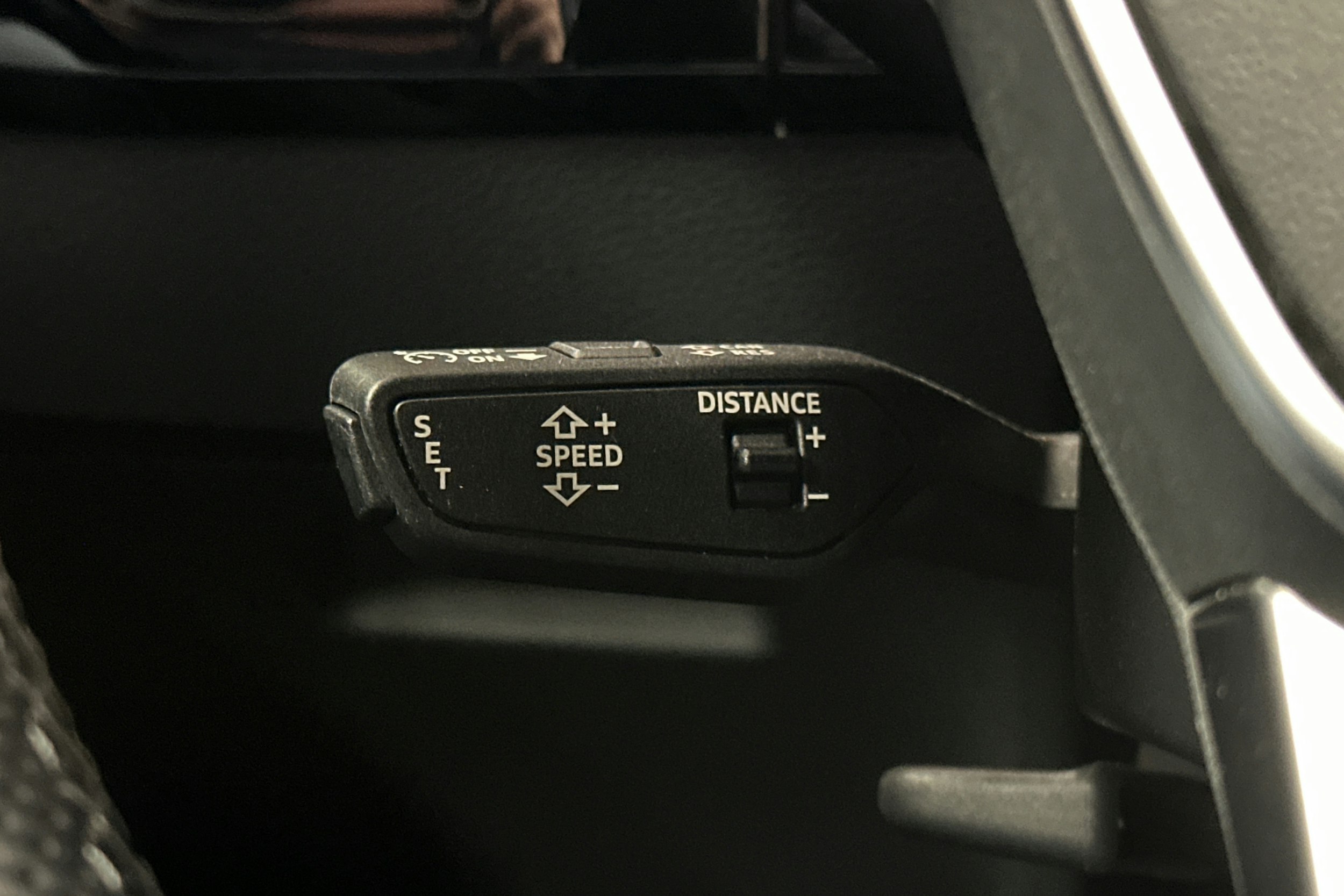 musta Audi e-tron 2022 kuva 22.