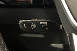 musta Audi e-tron 2022 kuva 22.