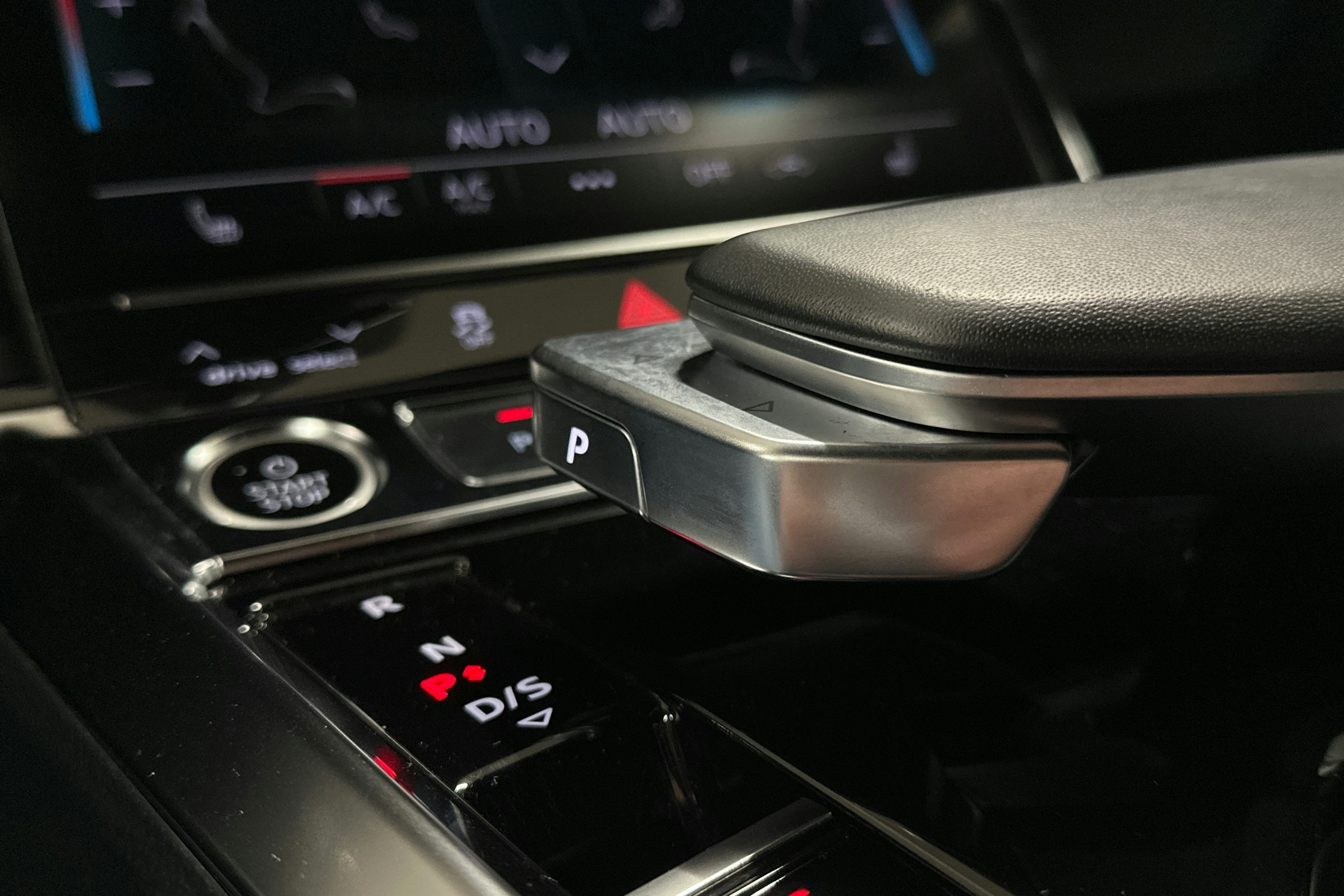 musta Audi e-tron 2022 kuva 31.