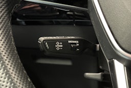 valkoinen Audi e-tron 2022 kuva 20.