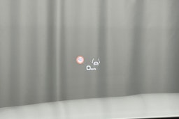 valkoinen Audi e-tron 2022 kuva 24.