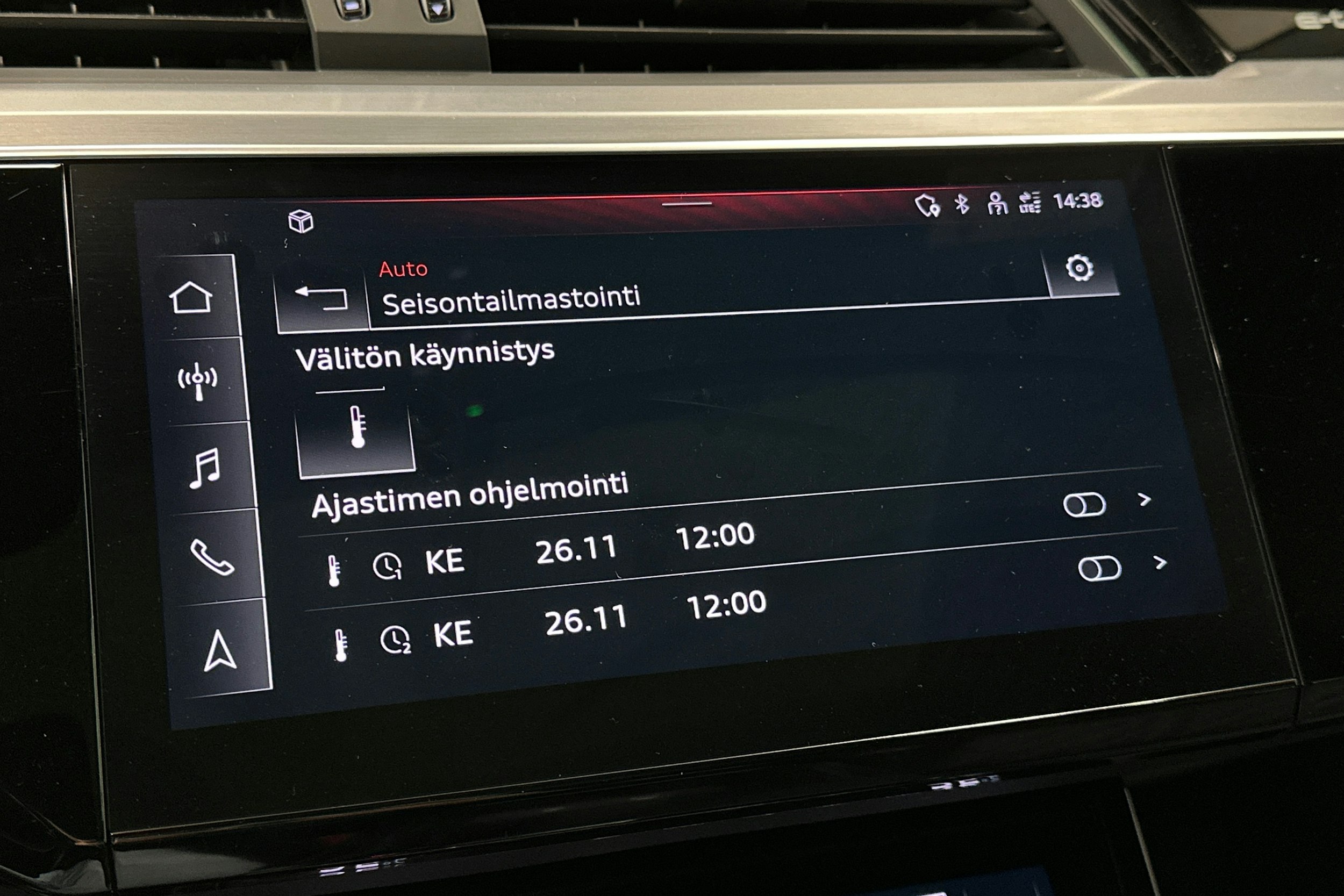 valkoinen Audi e-tron 2022 kuva 28.