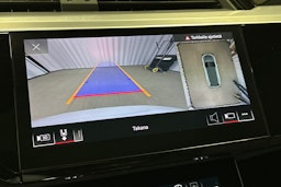 valkoinen Audi e-tron 2022 kuva 31.