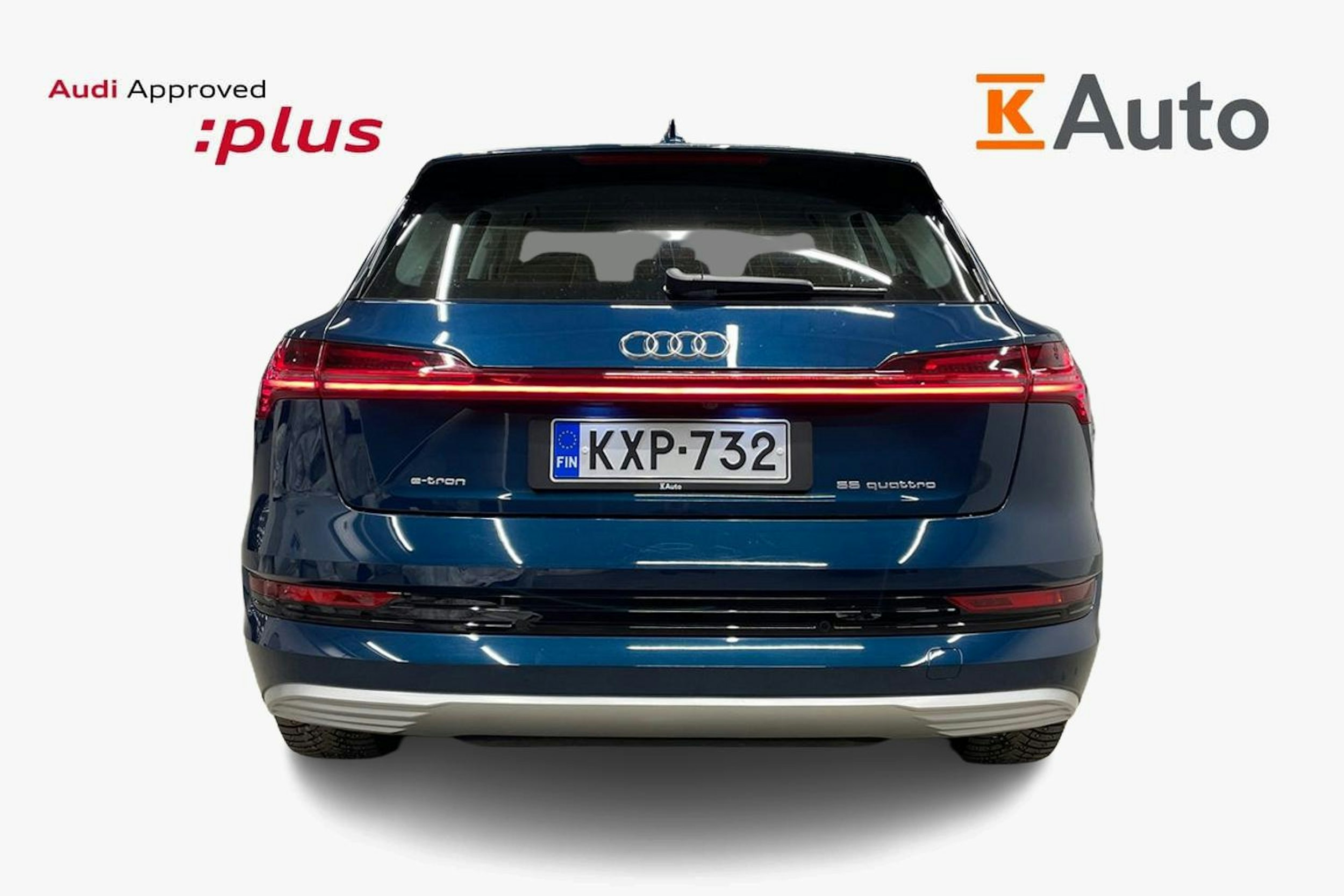 sininen Audi e-tron 2022 kuva 3.