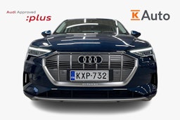 sininen Audi e-tron 2022 kuva 4.