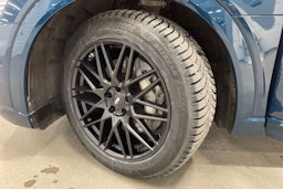 sininen Audi e-tron 2022 kuva 10.