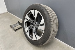 sininen Audi e-tron 2022 kuva 11.