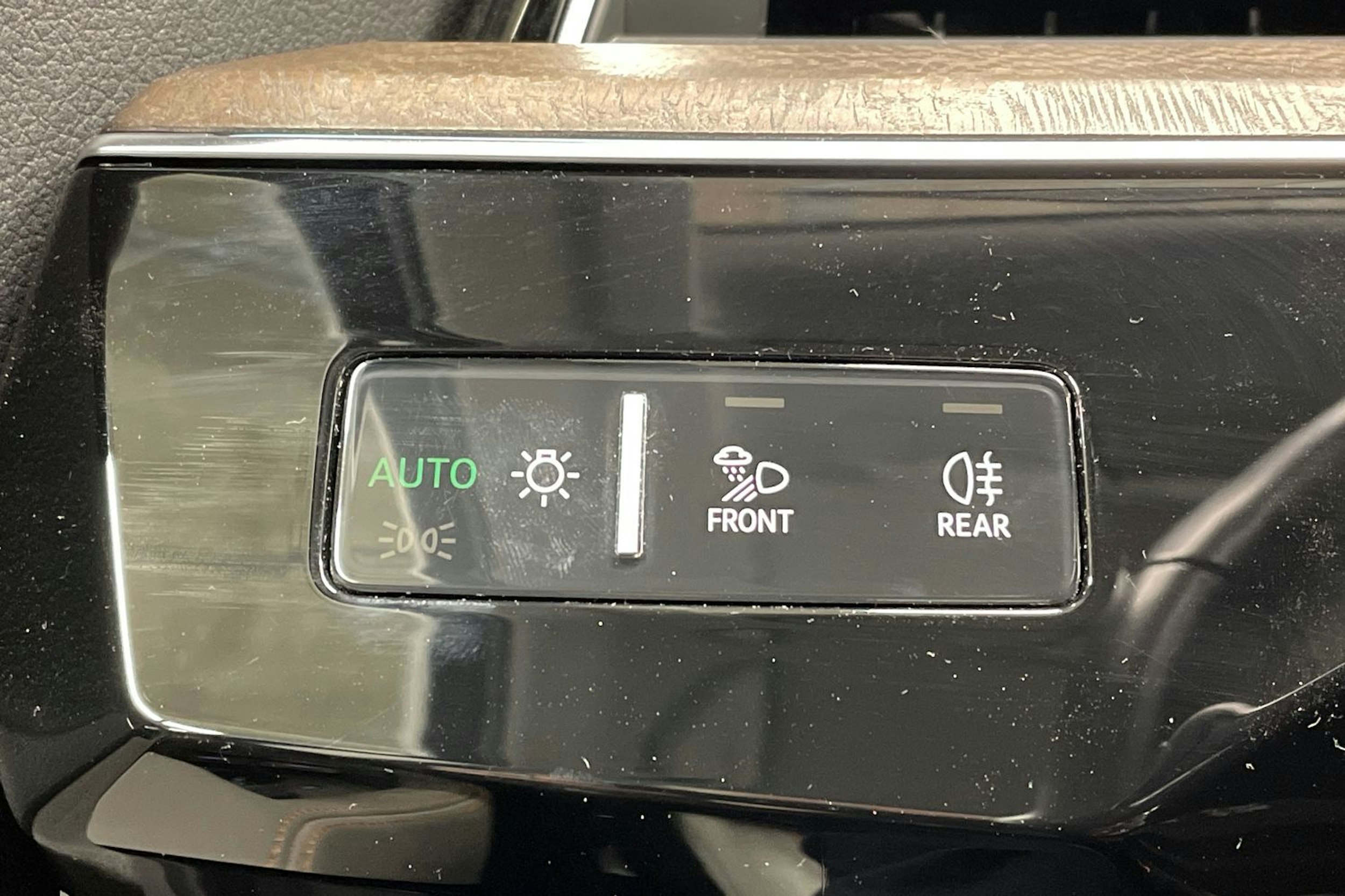 sininen Audi e-tron 2022 kuva 23.