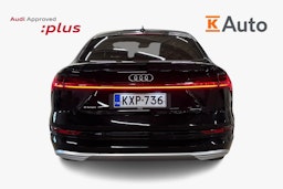 Musta Audi e-tron 2022 kuva 3.