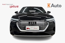 Musta Audi e-tron 2022 kuva 5.