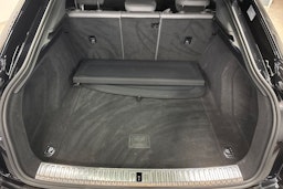 Musta Audi e-tron 2022 kuva 16.