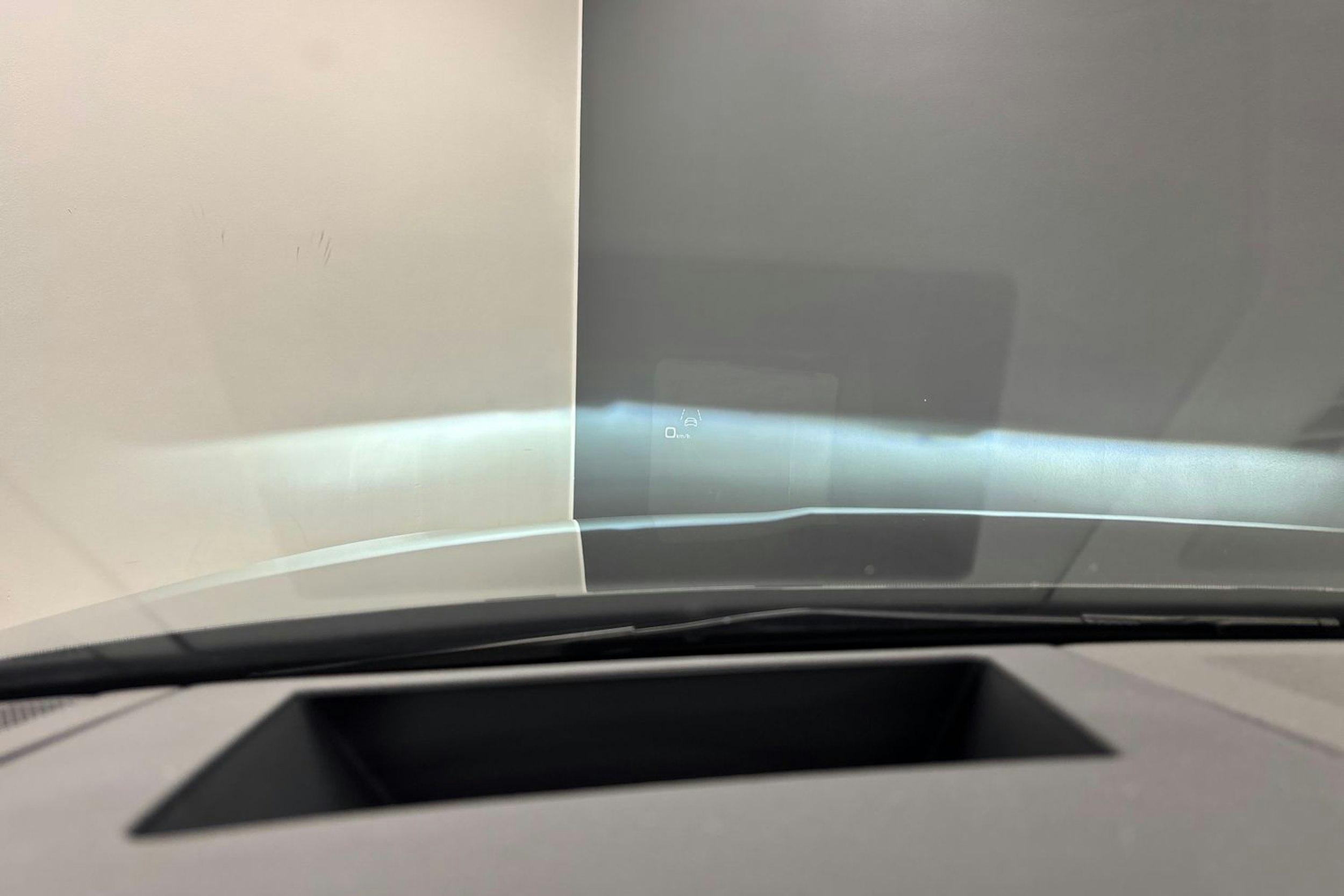 Musta Audi e-tron 2022 kuva 25.