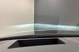 Musta Audi e-tron 2022 kuva 25.